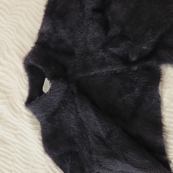 Zara Girls Black Fur Sweater - Picture 2 of 4